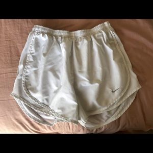 Women’s Nike Running Shorts (white)